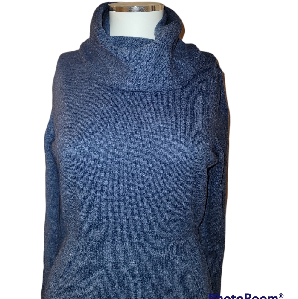 Sweater - Picture 3 of 16